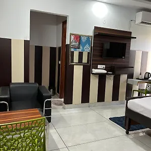 Hotel Tanvi Premium Residency-close To Artemis, Medanta & Fortis